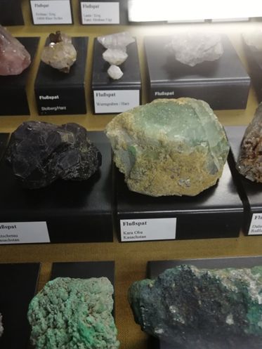 Minerale-Schaukasten